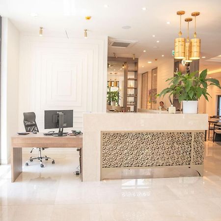 Cosmopolita Boutique Hotel Тимишоара Экстерьер фото