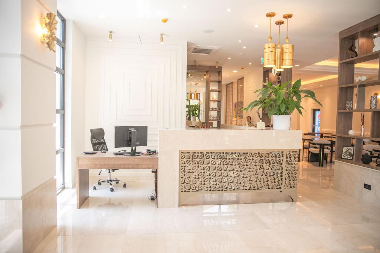 Cosmopolita Boutique Hotel Тимишоара Экстерьер фото