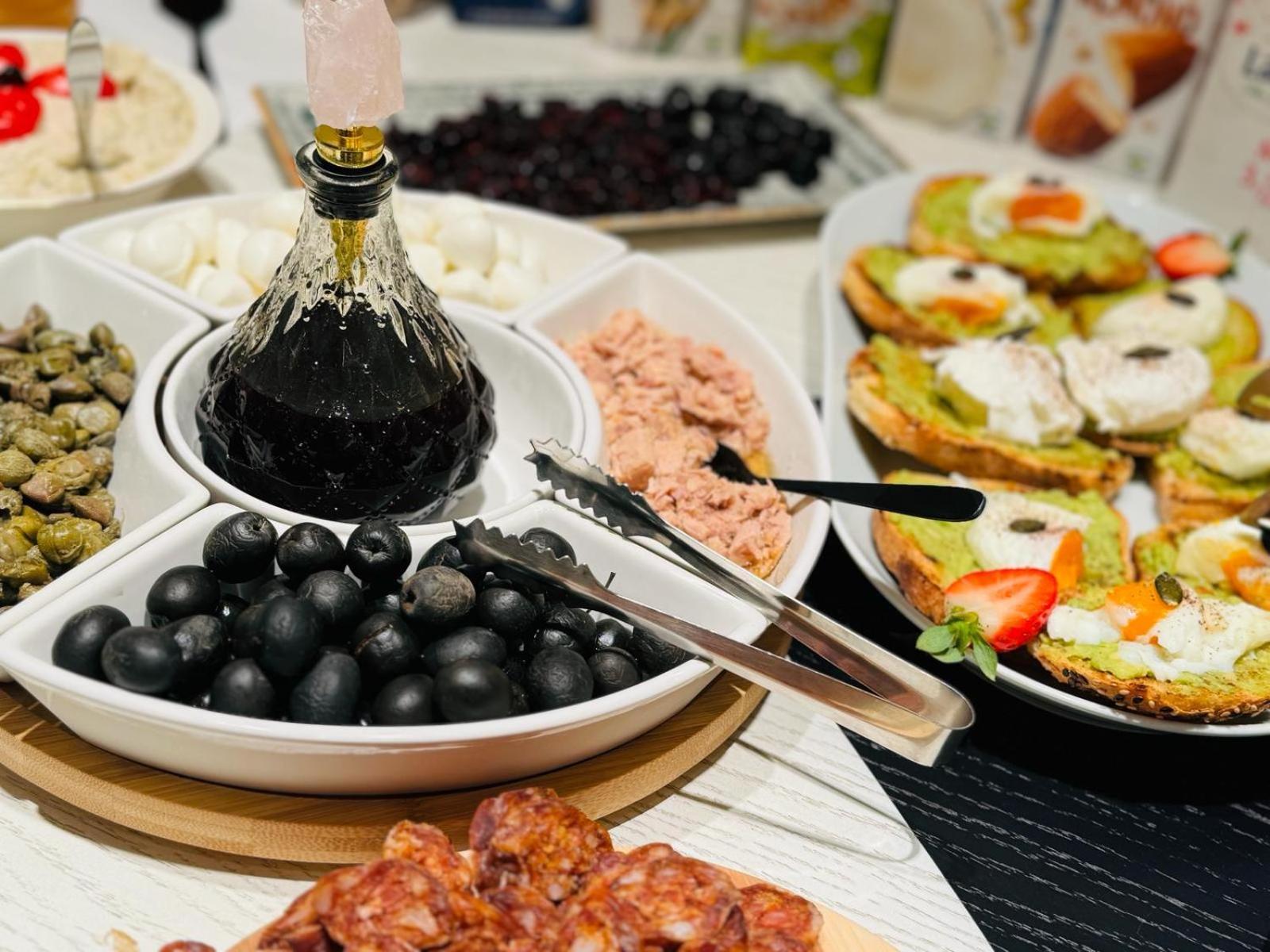 Cosmopolita Boutique Hotel Тимишоара Экстерьер фото