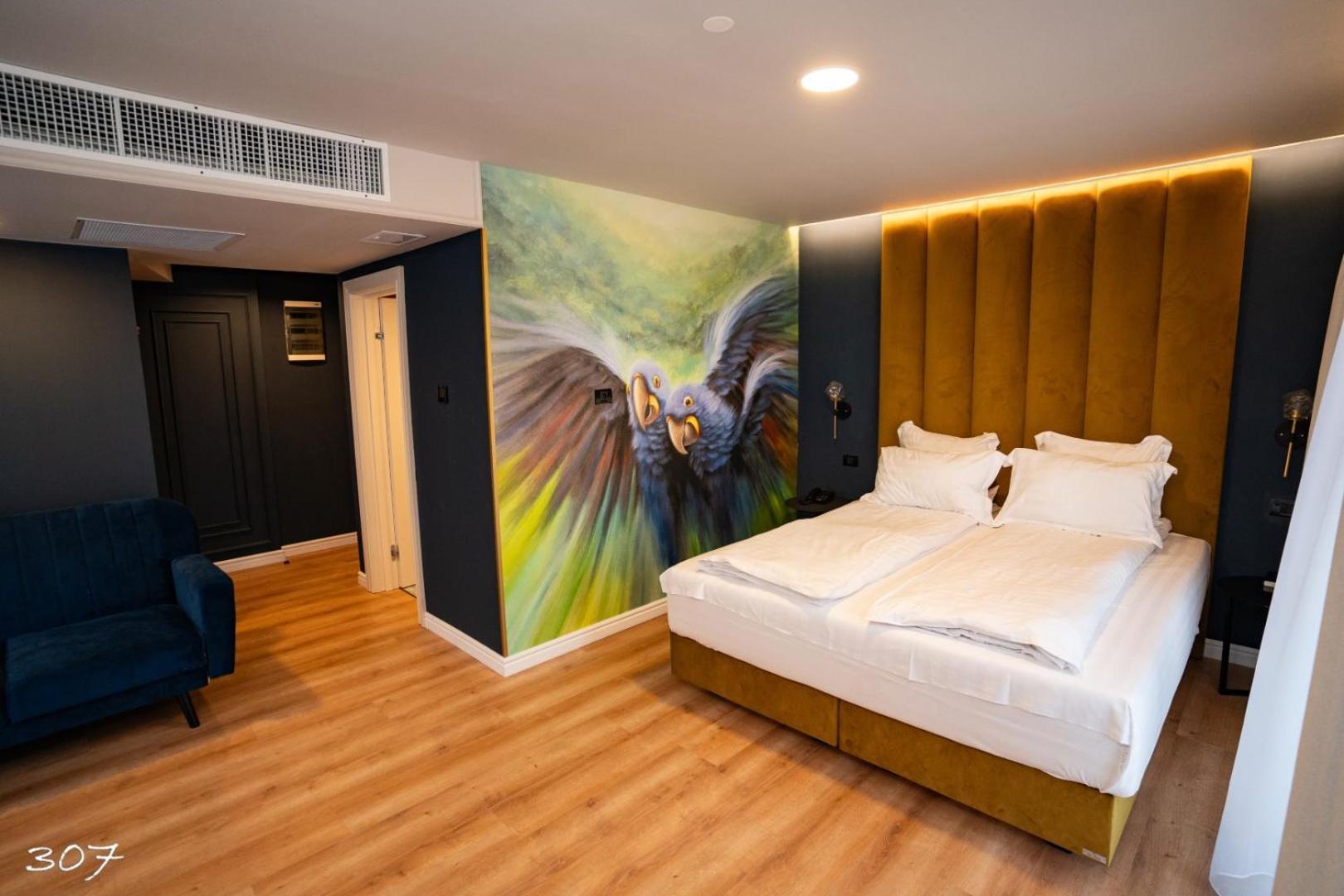 Cosmopolita Boutique Hotel Тимишоара Экстерьер фото