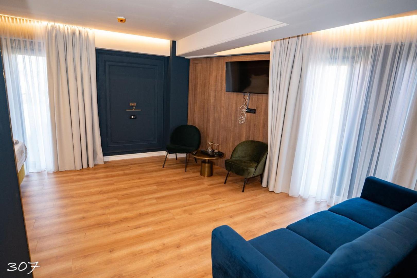 Cosmopolita Boutique Hotel Тимишоара Экстерьер фото