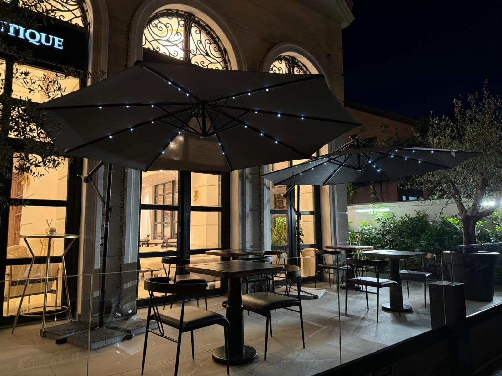Cosmopolita Boutique Hotel Тимишоара Экстерьер фото