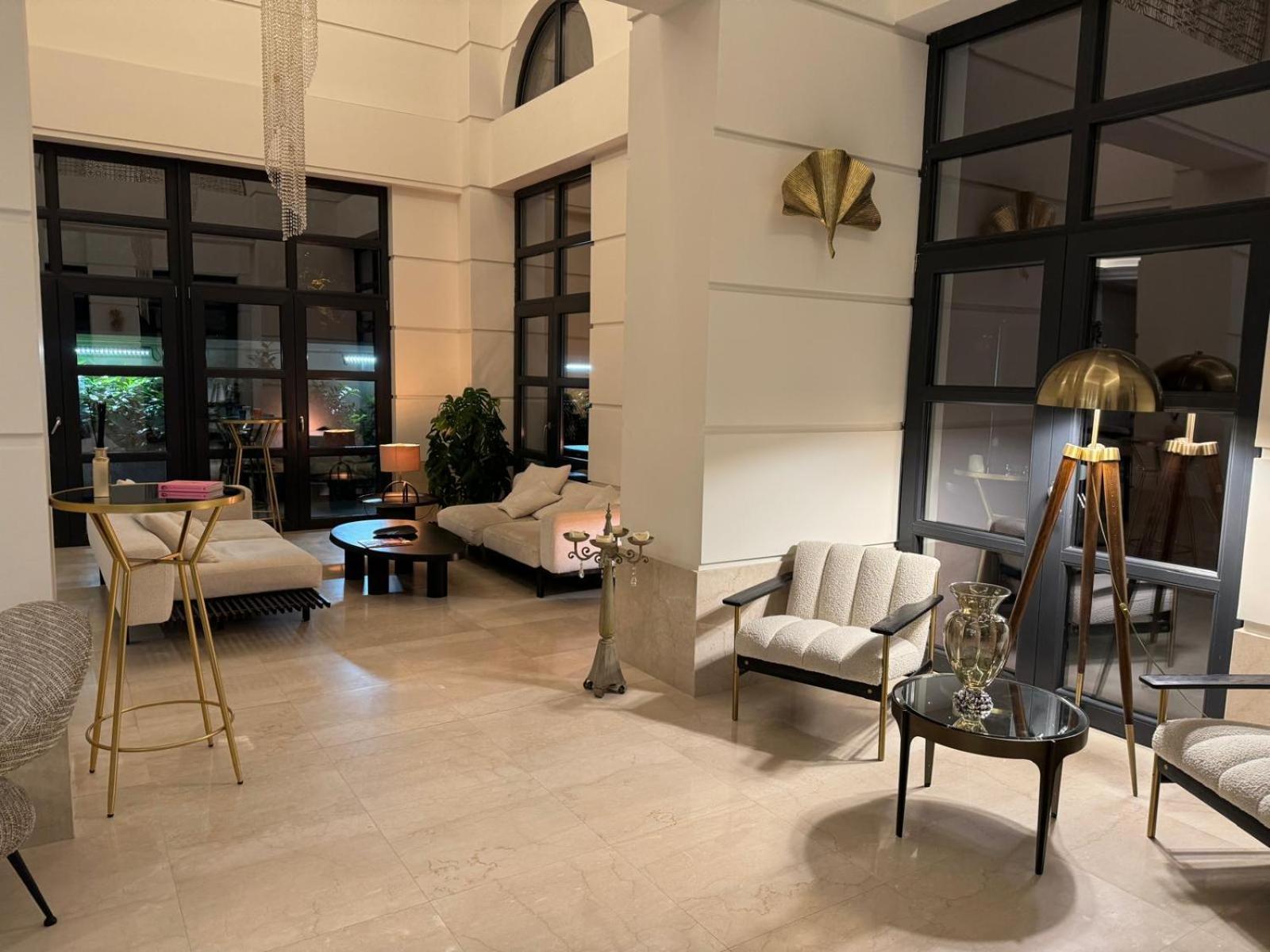 Cosmopolita Boutique Hotel Тимишоара Экстерьер фото