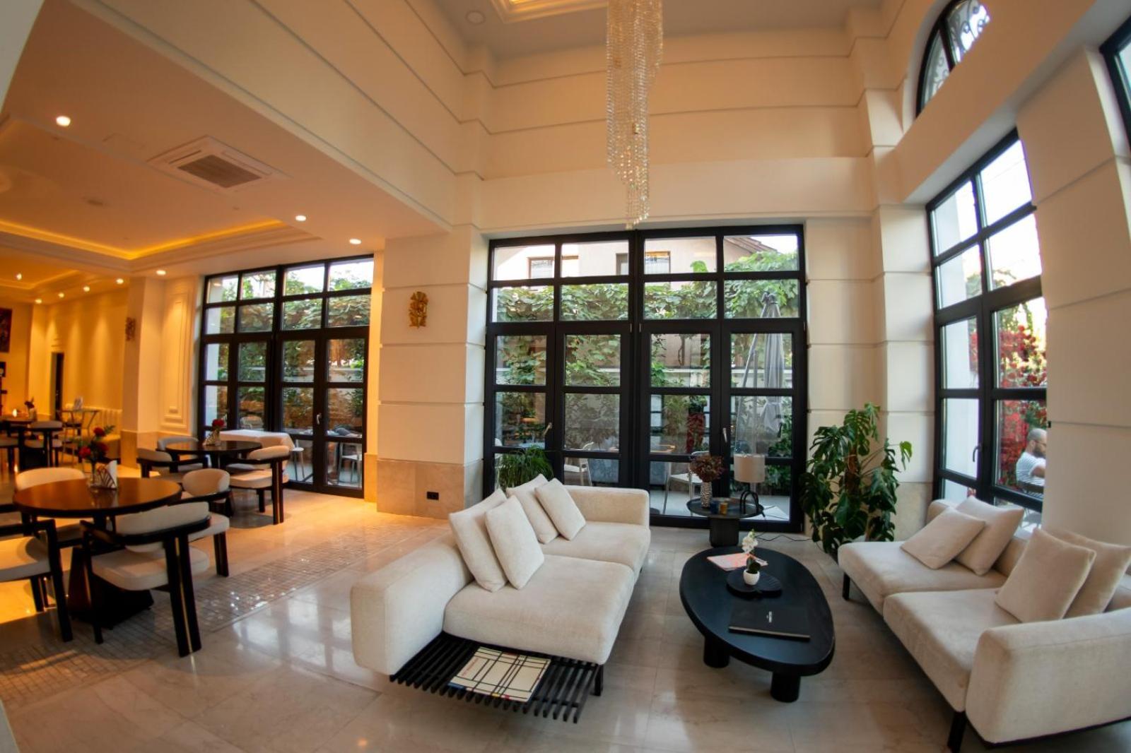 Cosmopolita Boutique Hotel Тимишоара Экстерьер фото