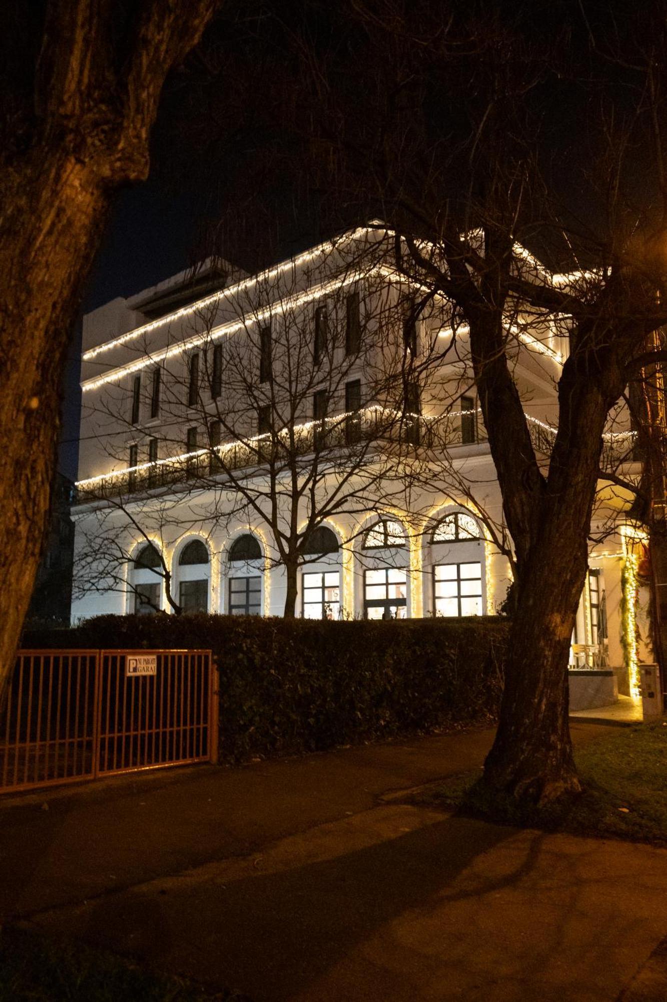 Cosmopolita Boutique Hotel Тимишоара Экстерьер фото